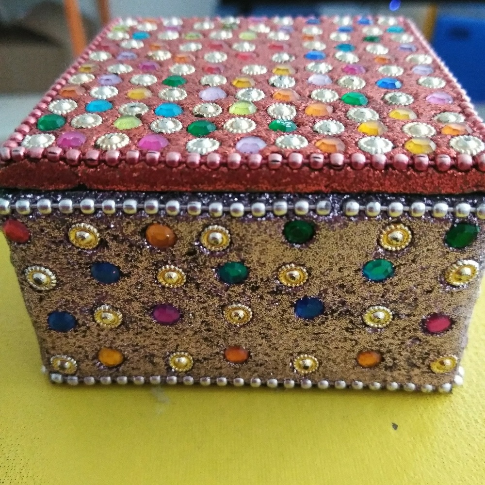 Jewelry box